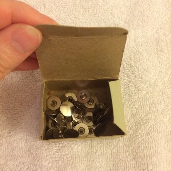 NOESTING No. 3 PLATED STEEL THUMB TACKS USA 7/16 inch - Picture 5 of 7